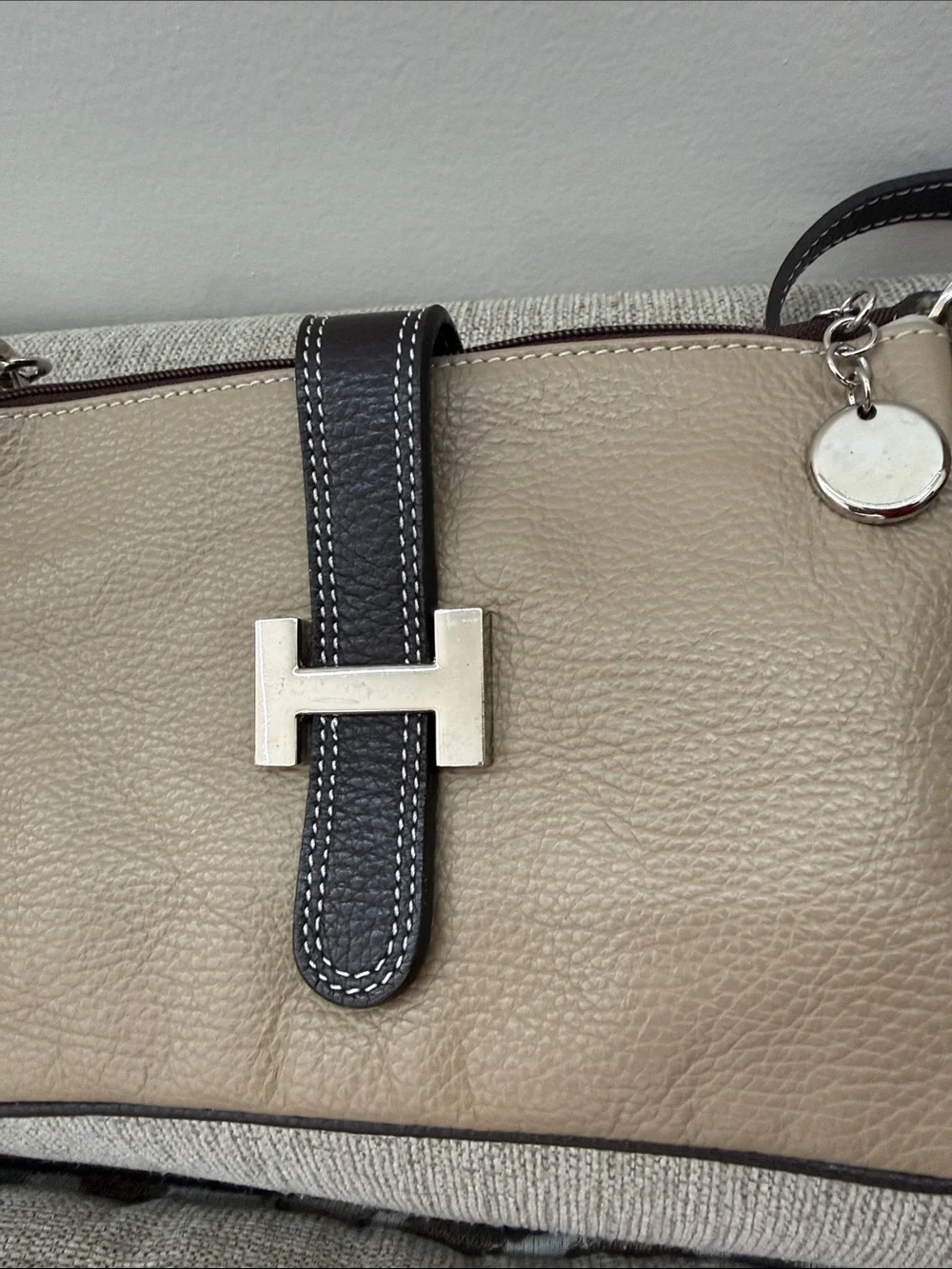 Vera Pelle Taupe and Black Leather Crossbody with Silver H Accent